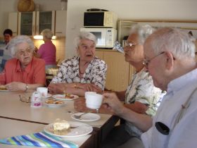 Senioren beim Kaffeeklatsch